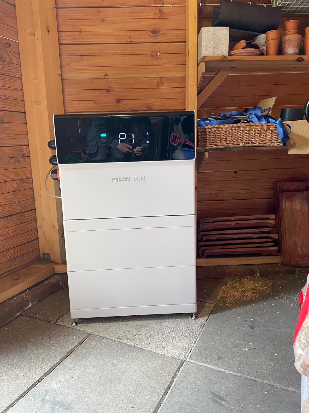 Door Eco Energy Solutions geplaatste thuisbatterij, pylontech met live inzicht